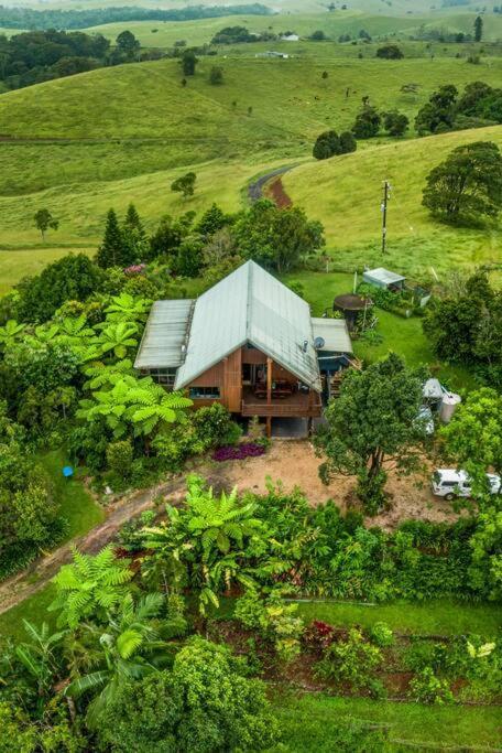 Treetops Sanctuary - Luxury Treehouse Pole Home Jaggan Luaran gambar
